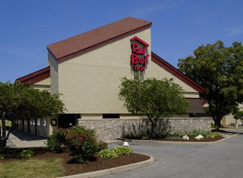 Maumee Hotel | Red Roof Inn Toledo - Maumee