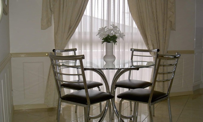 Redcliffe Wohnung | "Redcliffe Villa" - Redcliffe Q 4020