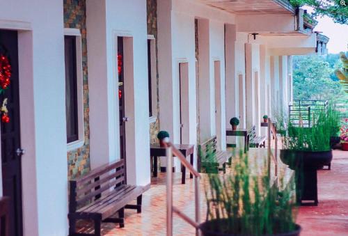 Valencia Hotel | RedDoorz at Dream Haven Bed & Breakfast