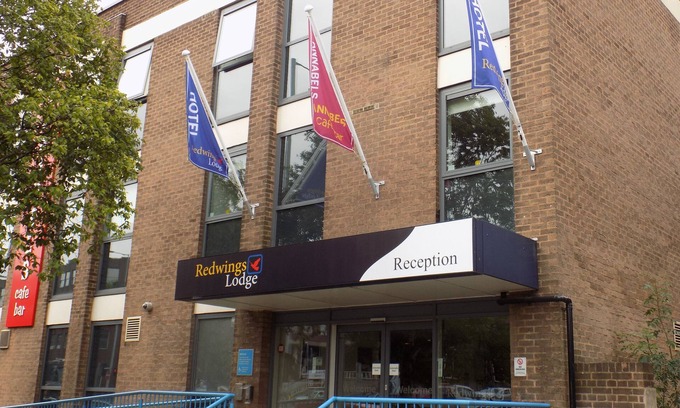 Wolverhampton Hotel | Redwings Lodge Wolverhampton