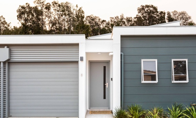 Port Macquarie Villa | Aktualisieren Sie @ Shellys. Promenadenbummel zum Strand von der neuen modernen Küstenvilla.