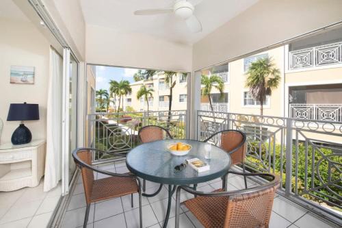 Seven Mile Beach Haus | Regal Beach Club #322