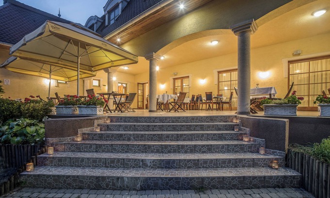 Halaszi Haus | Regia Panzió és Étterem