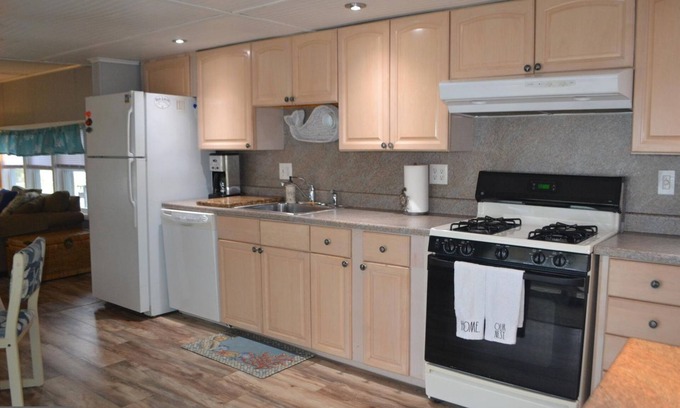 Rehoboth Beach Haus | Rehoboth : Lewes Beach Bungalow - Pet Friendly