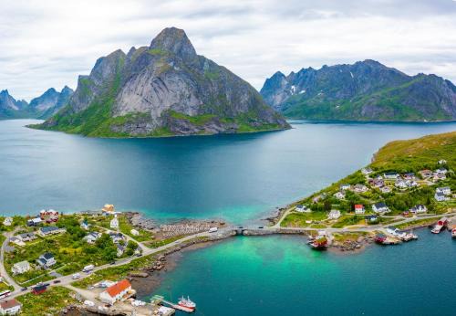 Moskenes Haus | #Reinehuset - Amazing view!