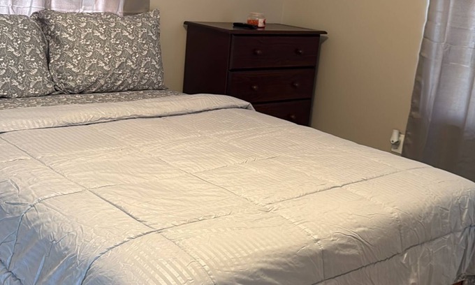 Bodden Town Wohnung | Relax and Unwind at our cozy 1-bedroom Apt, within 5 mins away from the beach