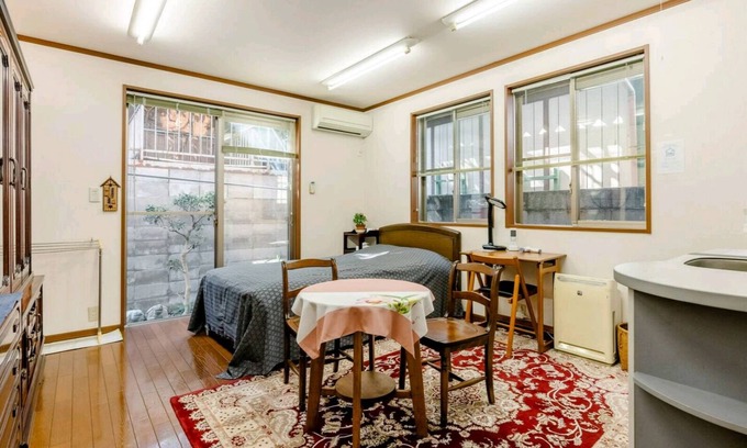 Kita Ward Haus | Relax and unwind in a room with a Simmons bed Limited to one group Close to 3 train lines - MOZU HOUSE A room / Sakai Ōsaka