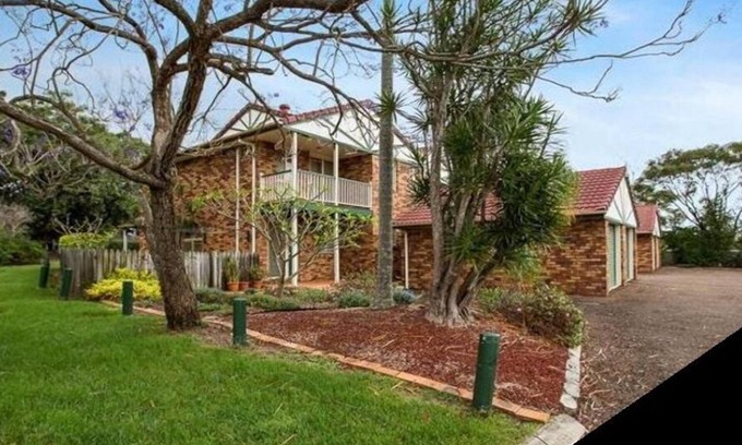 Forest Lake Haus | Relax by the Park