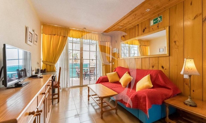 Arenas del Mar Wohnung | Relax in El Médano's Modern Sea View Apartment