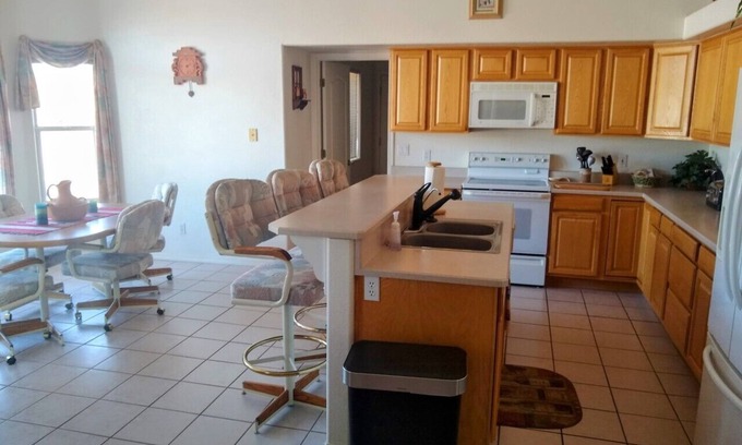 Apache Junction Haus | Relax in the Superstition Mountain - 10 min walk to hiking trails