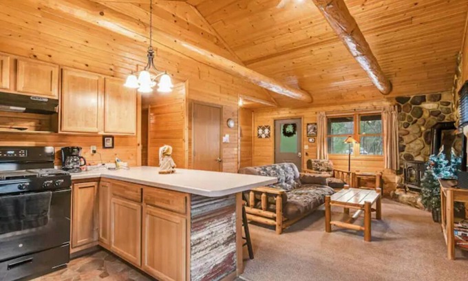 New Lisbon Kabine | Relaxin Cabins 2BR, 1BA #1