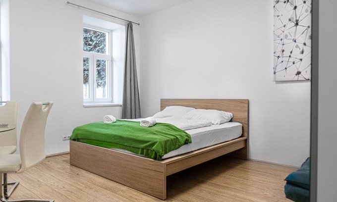 Simmering Wohnung | Relaxing 2BR shared Apt. U3 Enkplatz