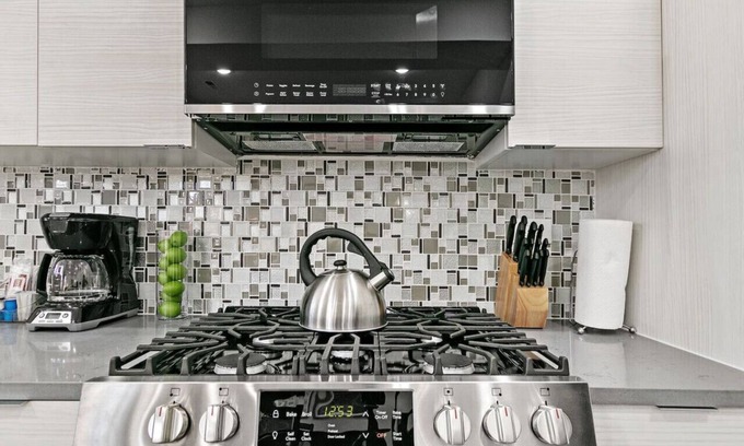 Avondale Wohnung | Relaxing 3BR Apt with King Beds & Washer