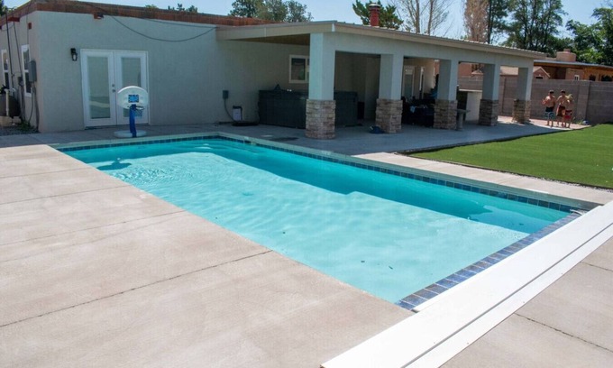 Paradise Hills Civic Haus | Relaxing 4 Bedroom with Pool and Hot Tub