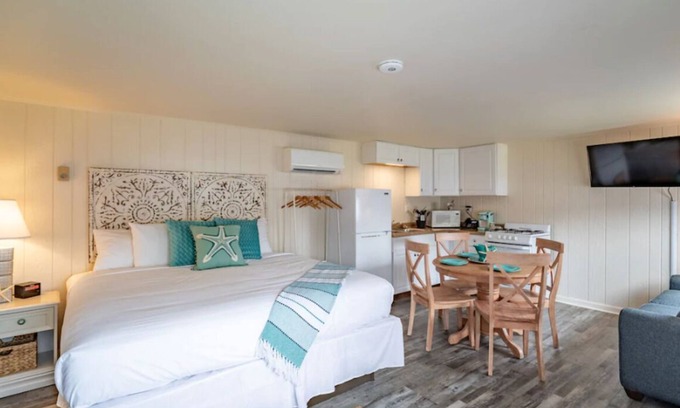 Rehoboth Beach Hotel | Relaxing Beach Escape | Free Parking & Breakfast | Minutes to Rehoboth