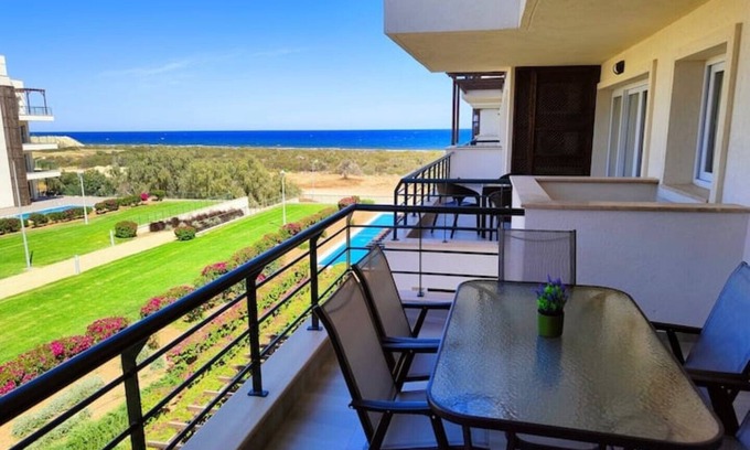 Bafra Wohnung | Relaxing Beachfront Apartment