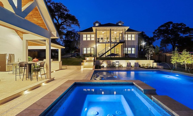 Ventress Haus | Relaxing Getaway on False River, with Swimming Pool, Hot Tub & Outdoor Kitchen