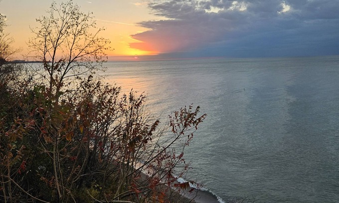 Eastlake Haus | Relaxing Lakeside Getaway