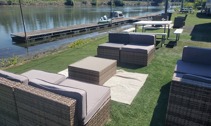 Walnut Grove Haus | Relaxing Waterfront RV along the Sacramento River