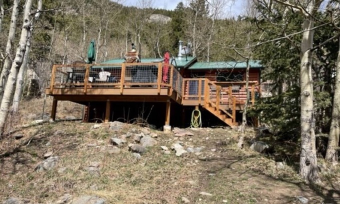 Eldora Kabine | Remodeled miners cabin,snug & warm. Tucked right next to Lake Eldora Ski Resort.