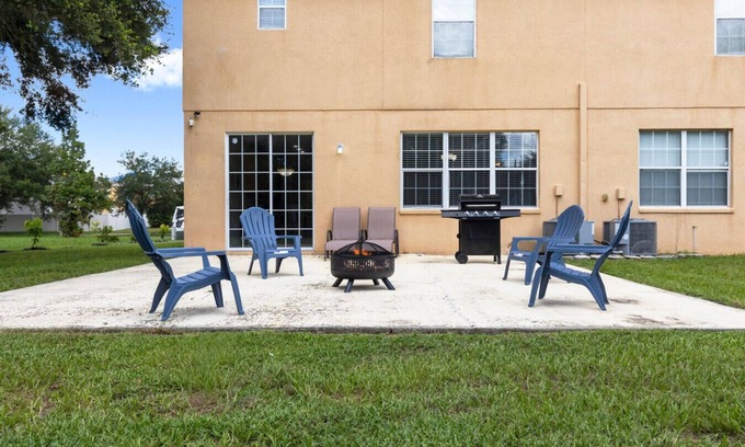 Boyette Haus | Remote Oasis | WiFi Workspace Near River!