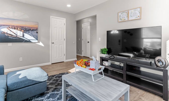 Wayne Haus | Remote Workspace*By Hosp.*By DTW