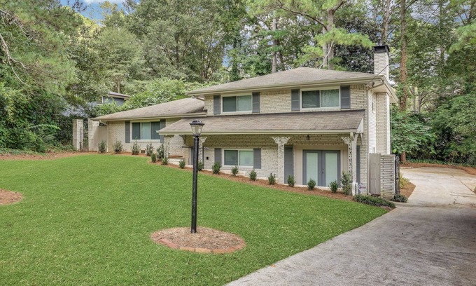 Decatur Haus | Renovated, Comtemporary Safe Quiet Minute to I-285, Close to Atlanta