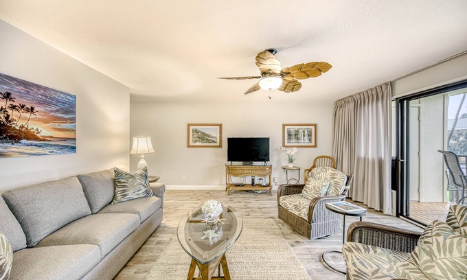 Hanamaulu Eigentumswohnung | Renovated Condo in an Oceanfront Complex with AC, Lanai, and Pool/Hot Tub Access