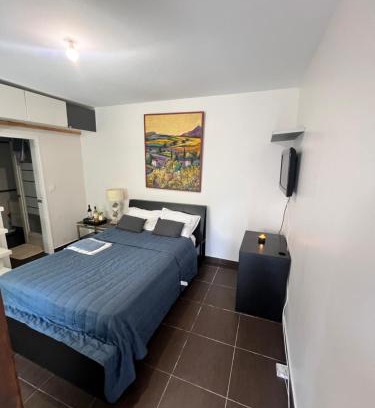 Sarcelles Wohnung | Renovated Gem 15 mins train to Paris