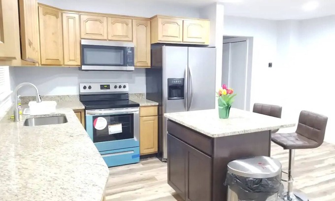 Seabrook Haus | Renovated home with 7 Bedrms with 4 Full Baths. 20 minutes from DC & Baltimoren