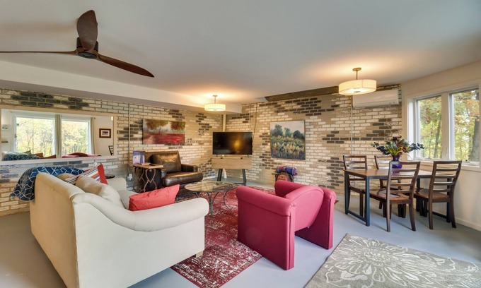Crozet Wohnung | Renovated Studio on 5 Acres - Near Vineyards!