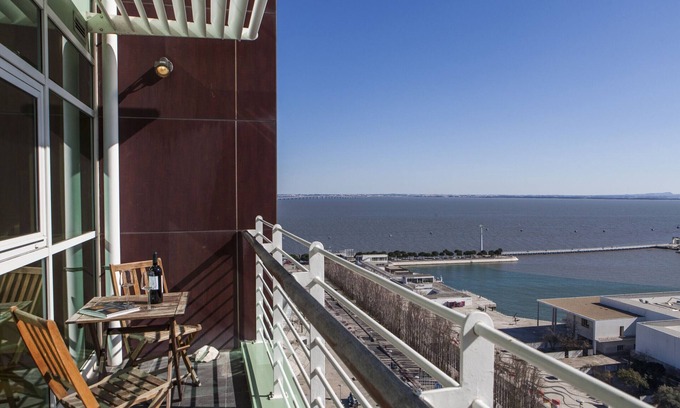 Parque das Nacoes Wohnung | RENT4REST LISSABON EXPO APTO 17. Stock mit Blick auf Rio