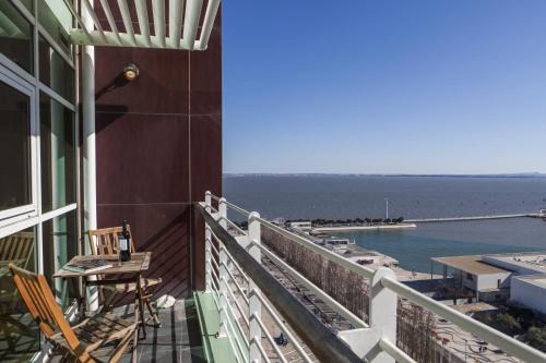 Parque das Nacoes Wohnung | RENT4REST LISBON PARQUE DAS NAÇÕES 17Th FLOOR RIVER VIEW