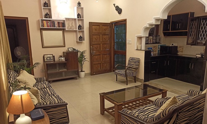 Dehradun Haus | Repose in the Himalayan Range of Exotic India!