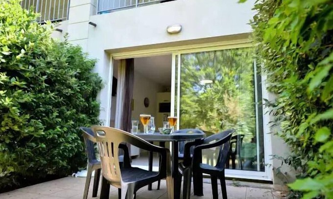 Azille Wohnung | Residence Le Château de Jouarres *** - 2 room apartment for 4 people ground floor