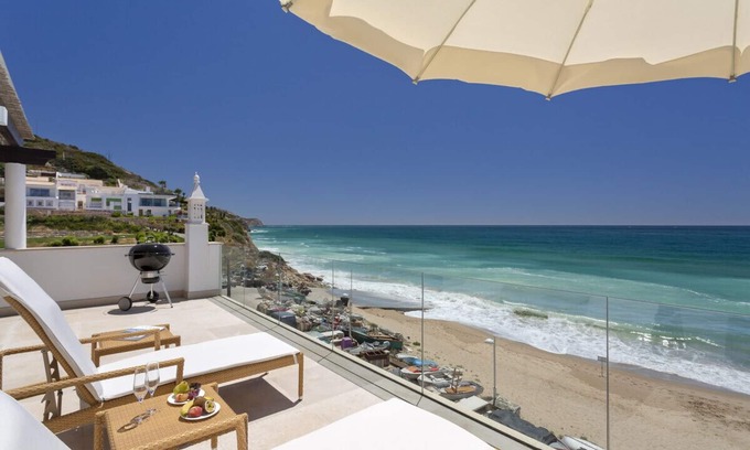 Salema Haus | Vila Vita Collection - Stadthaus mit 2 Schlafzimmern in Estrela do Mar direkt am Meer / Strand