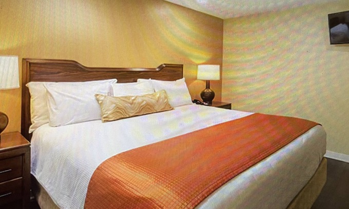 Paradise Valley Village Resort | Resort in N Scottsdale