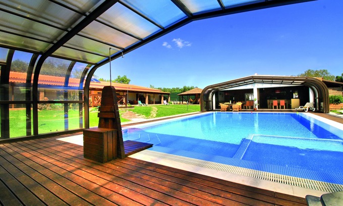 Apra Villa | Resort Natura - Privatbesitz Ideal für Gruppen bis zu 34 Personen