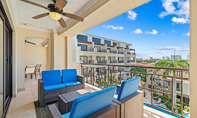 Washington Eigentumswohnung | RESORT POOL! 2 MIN TO BEACH! BALCONY!