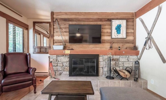 Tahoe City Resort | Resort Studio Minutes to Lake and Ski Areas
