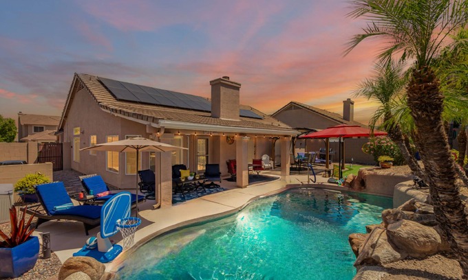 Red Mountain Ranch Haus | Resort Style Home, Private"Heated Pool", Putting Green, Pool Table, Near Phoenix