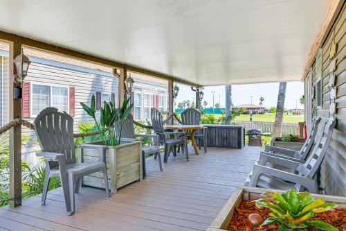 Port Isabel Haus | Resort-Style Perks and Deck at Port Isabel Home!