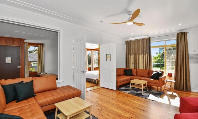 Long Jetty Haus | Rest and Recover with Sunsets Over The Lake - Magnesium SPA and ICE Bath