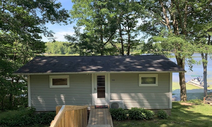 Reading Haus | Rest, Relax and Reboot...pet friendly