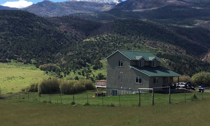 Utah County Haus | Retreat on 153 acres starting at a river and ending in a canyon, come have fun!