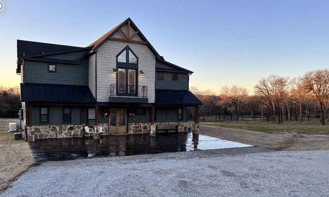Ardmore Kabine | Retreat to the trees with this luxury cabin nestled in the woods