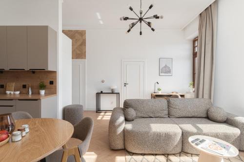 Srodmiescie Wohnung | Retro Design Spot close to Off-Piotrkowska