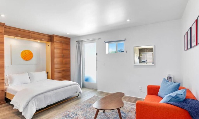 Roosevelt Wohnung | Retro Studio in the Heart of DTPH - Very Walkable