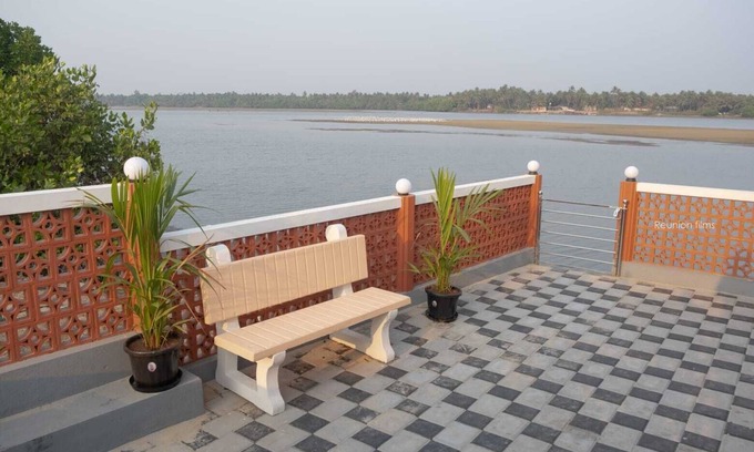 Udupi Hütte | Reunion Ocean Tides- Room111 - Beach Cottages