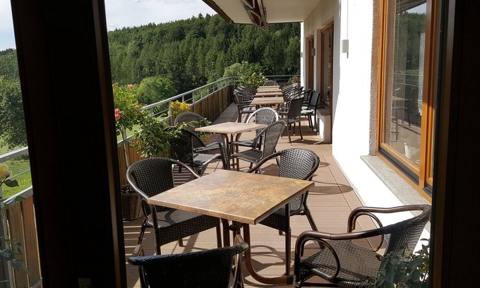Poppenhausen Hotel | Rhön Hotel Sonnenhof - Restaurant & Café